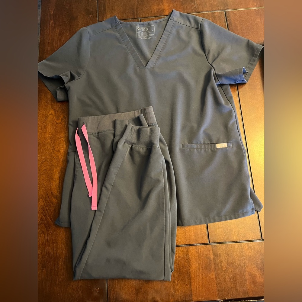 Figs & Mandala Scrubs!! Only worn once. SET OF 4